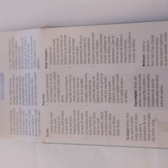 Wilton fondant and gunpaste mold new - Picture 3 of 4